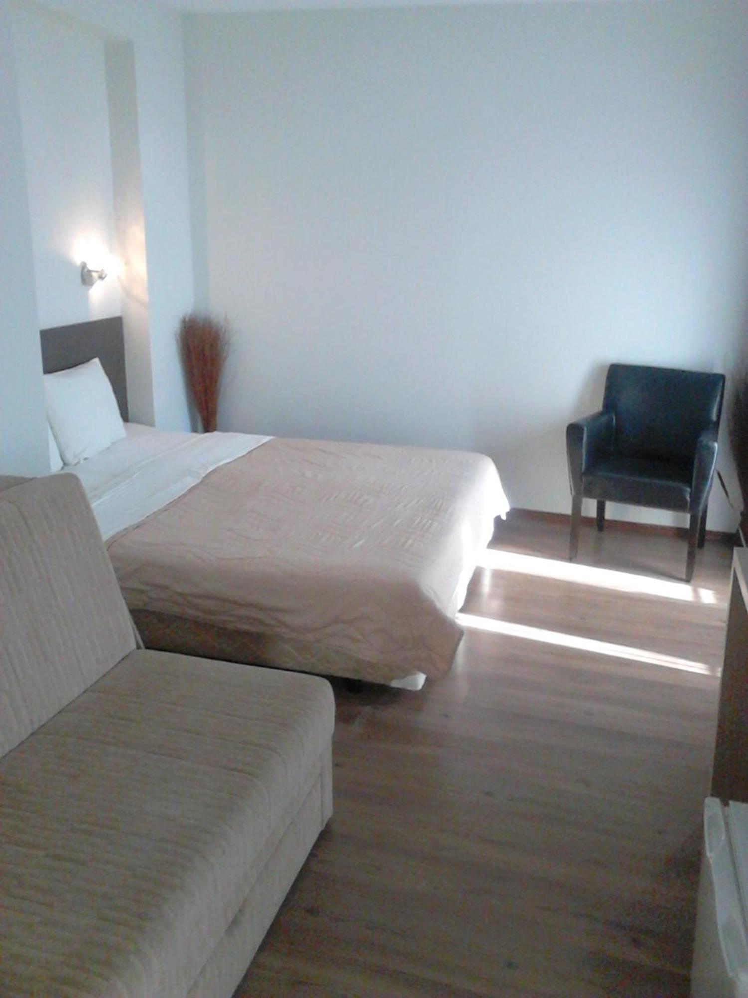 Hotel Prenociste Konstantin 2008 à Ni Chambre photo