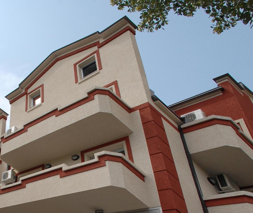 Hotel Prenociste Konstantin 2008 à Ni Extérieur photo