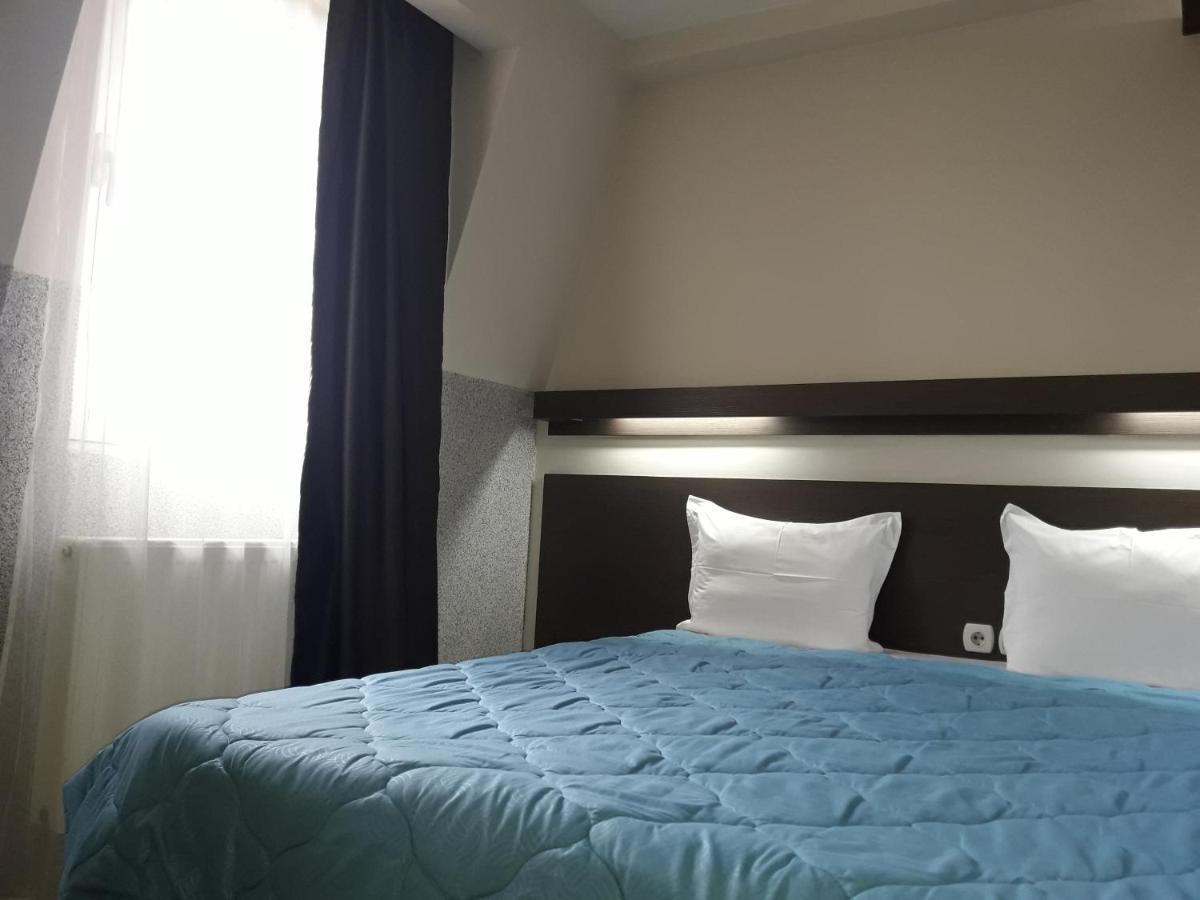Hotel Prenociste Konstantin 2008 à Ni Extérieur photo