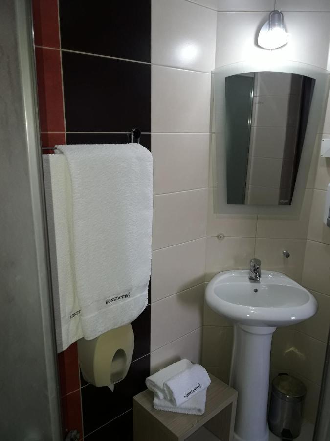 Hotel Prenociste Konstantin 2008 à Ni Extérieur photo