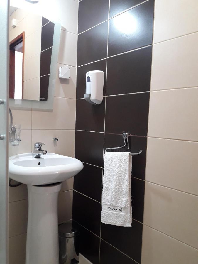 Hotel Prenociste Konstantin 2008 à Ni Extérieur photo