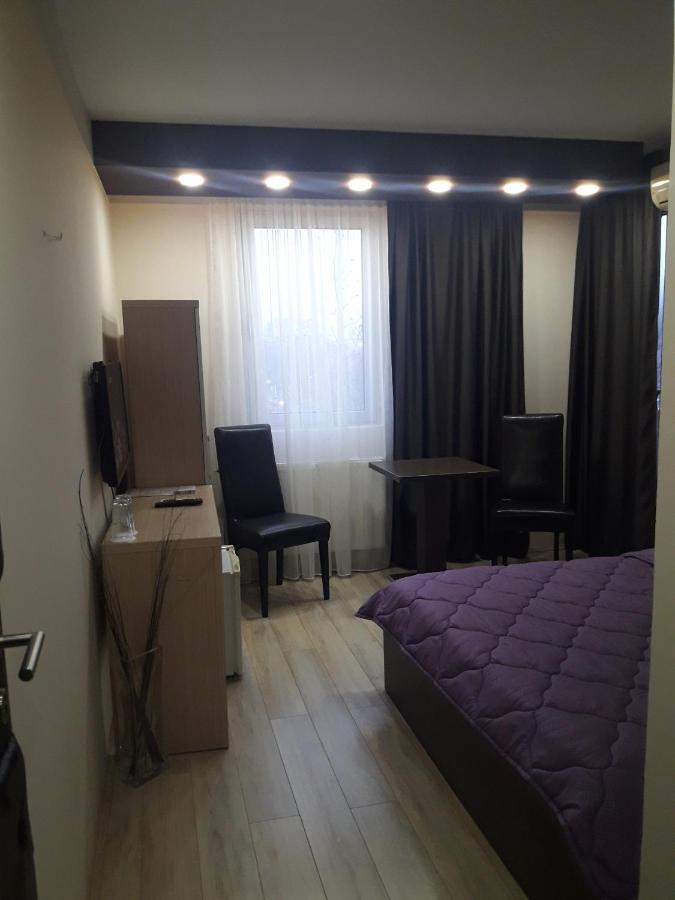 Hotel Prenociste Konstantin 2008 à Ni Extérieur photo