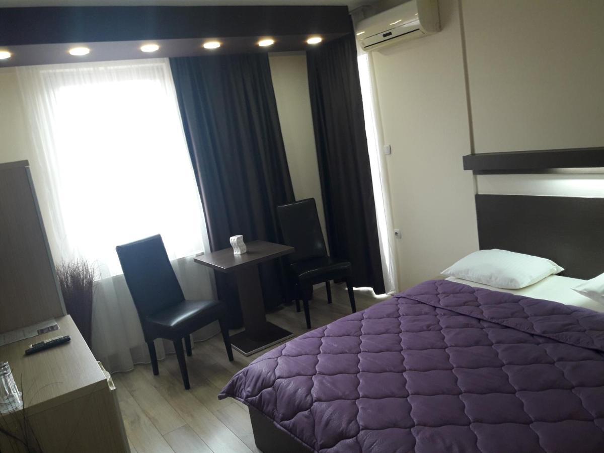 Hotel Prenociste Konstantin 2008 à Ni Extérieur photo