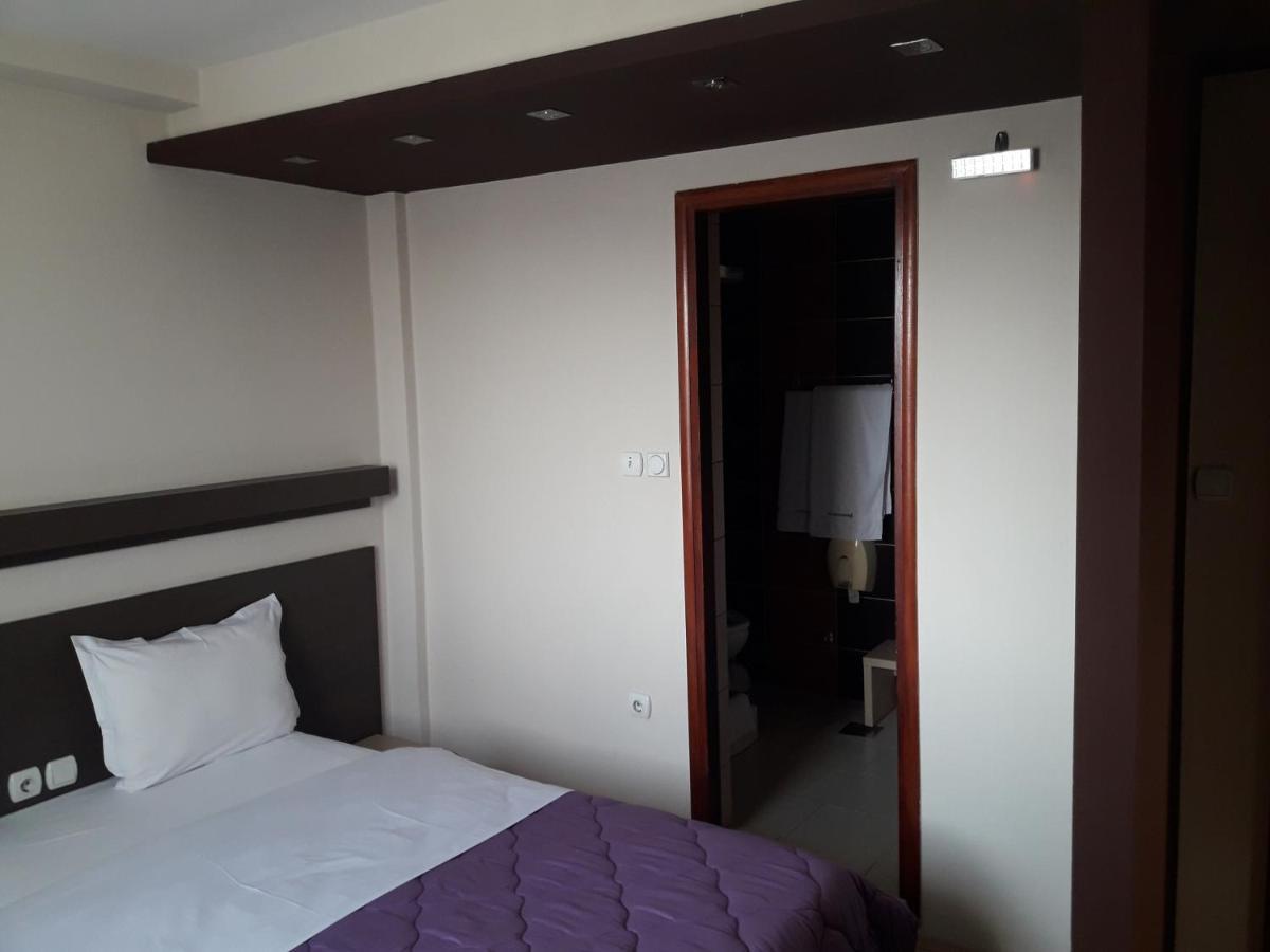 Hotel Prenociste Konstantin 2008 à Ni Extérieur photo