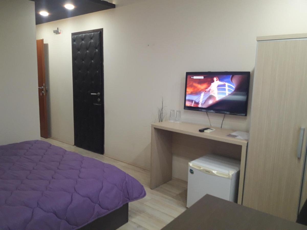 Hotel Prenociste Konstantin 2008 à Ni Extérieur photo