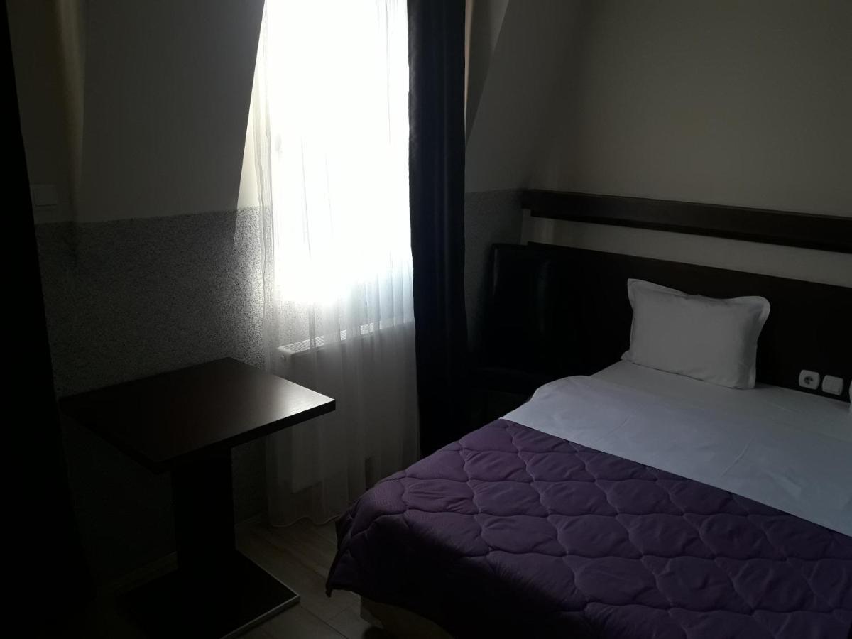 Hotel Prenociste Konstantin 2008 à Ni Extérieur photo
