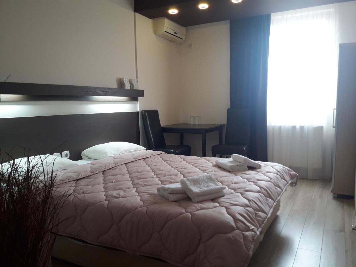 Hotel Prenociste Konstantin 2008 à Ni Extérieur photo