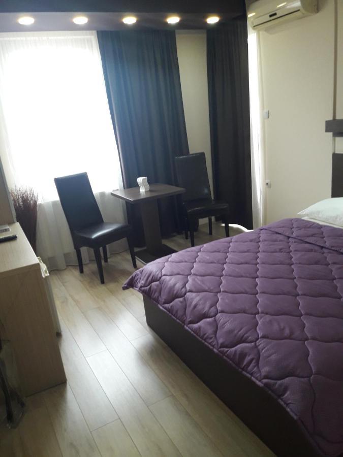 Hotel Prenociste Konstantin 2008 à Ni Extérieur photo