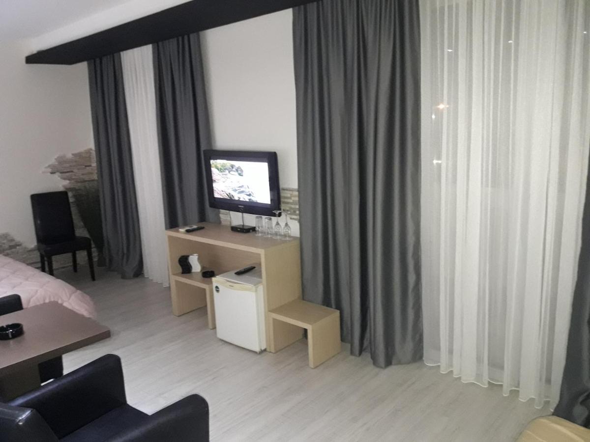 Hotel Prenociste Konstantin 2008 à Ni Extérieur photo